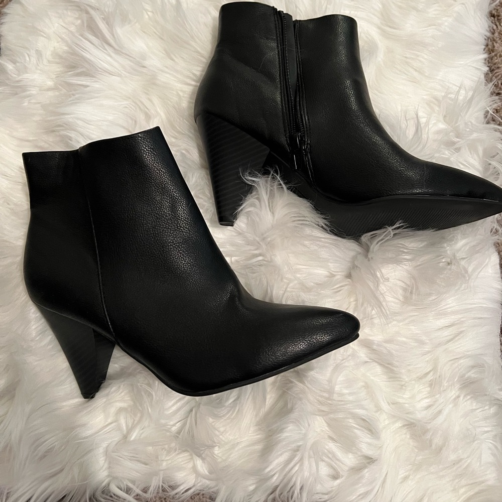 Seven dials boots
